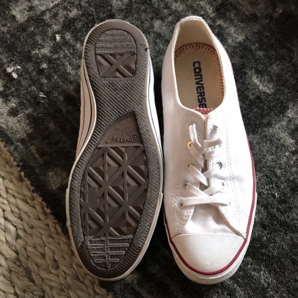 Low tops white converse - Picture 3 of 7